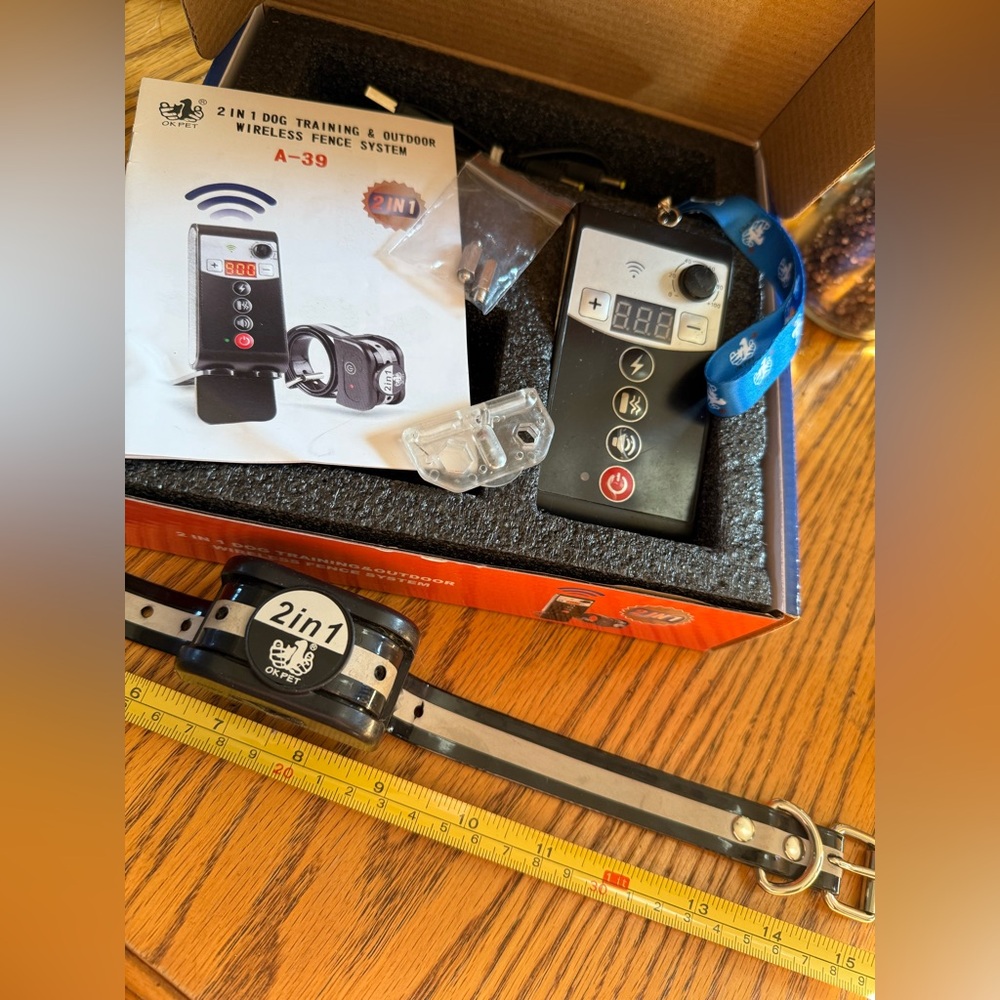 Wireless Pet Training System with Remote